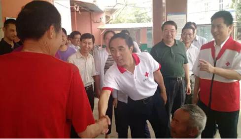 ���������᳤�ڽ���ο������Ⱥ��